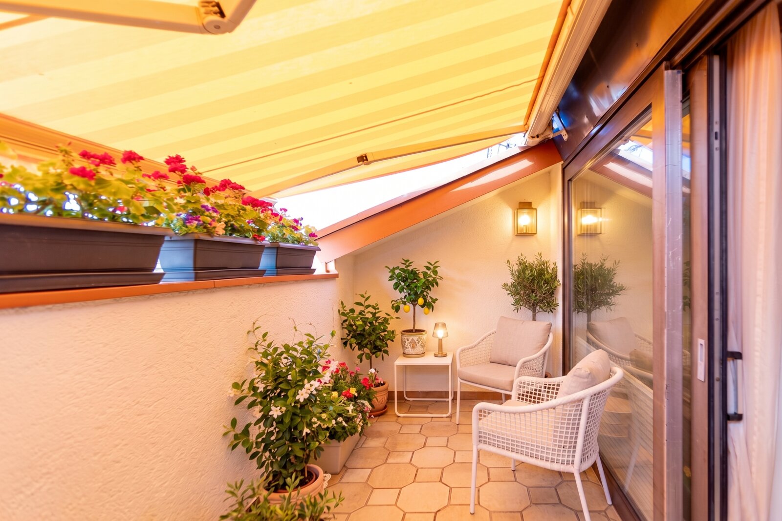 Loggia DG Whg. Loggia DG Whg.